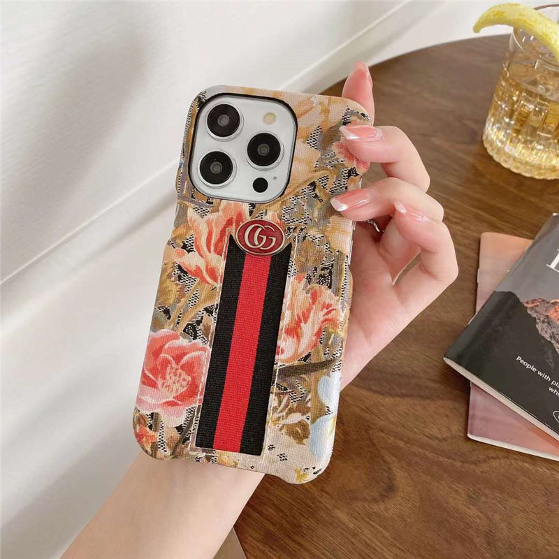 国内即発！グッチ GGブルームス フラワー柄 iPhone7/8/SEケース (GUCCI  