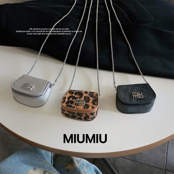 airpods ケース miumiu airpods pro ケース ハイ ブランド 安い ミュウ ミュウ コイン ケース ショルダー ミニ バッグ レディース 斜 めがけ バッグ 小さめ エア ポッツ ケース かわいい