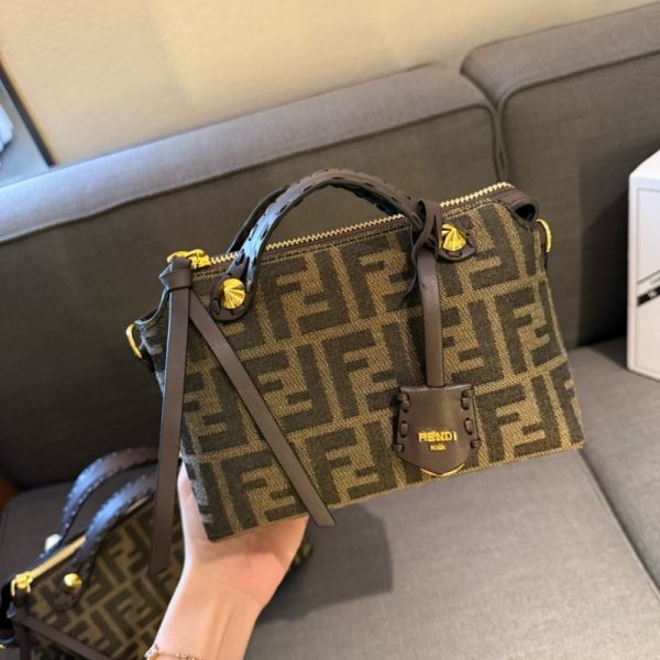 フェンディ バイザウェイ 芸能人 fendi ショルダー バッグ ミニ ボストン バッグ レディース ブランド 女性 バッグ 人気 40 代 ハイ ブランド 30 代 バッグ ブランド お 手頃 - 画像 (4)