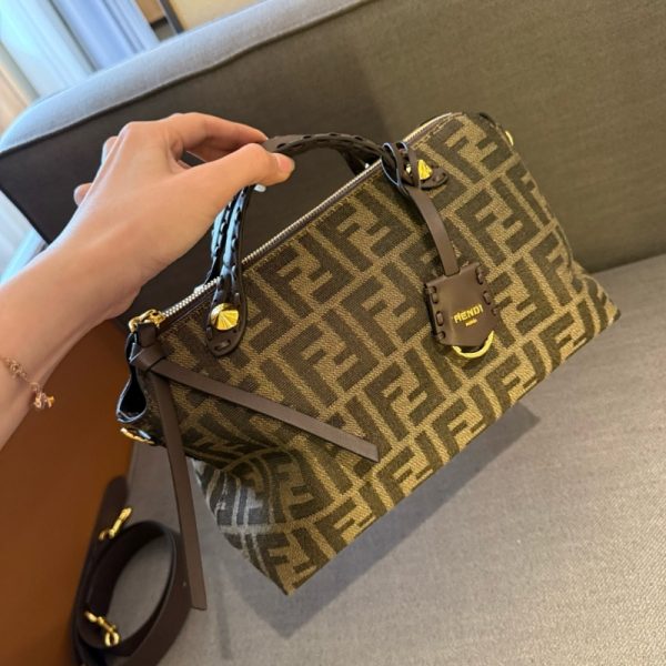 フェンディ バイザウェイ 芸能人 fendi ショルダー バッグ ミニ ボストン バッグ レディース ブランド 女性 バッグ 人気 40 代 ハイ ブランド 30 代 バッグ ブランド お 手頃