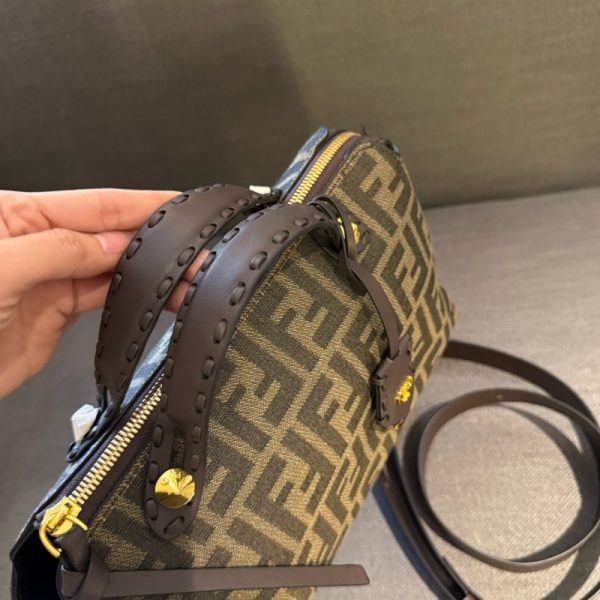 フェンディ バイザウェイ 芸能人 fendi ショルダー バッグ ミニ ボストン バッグ レディース ブランド 女性 バッグ 人気 40 代 ハイ ブランド 30 代 バッグ ブランド お 手頃 - 画像 (5)